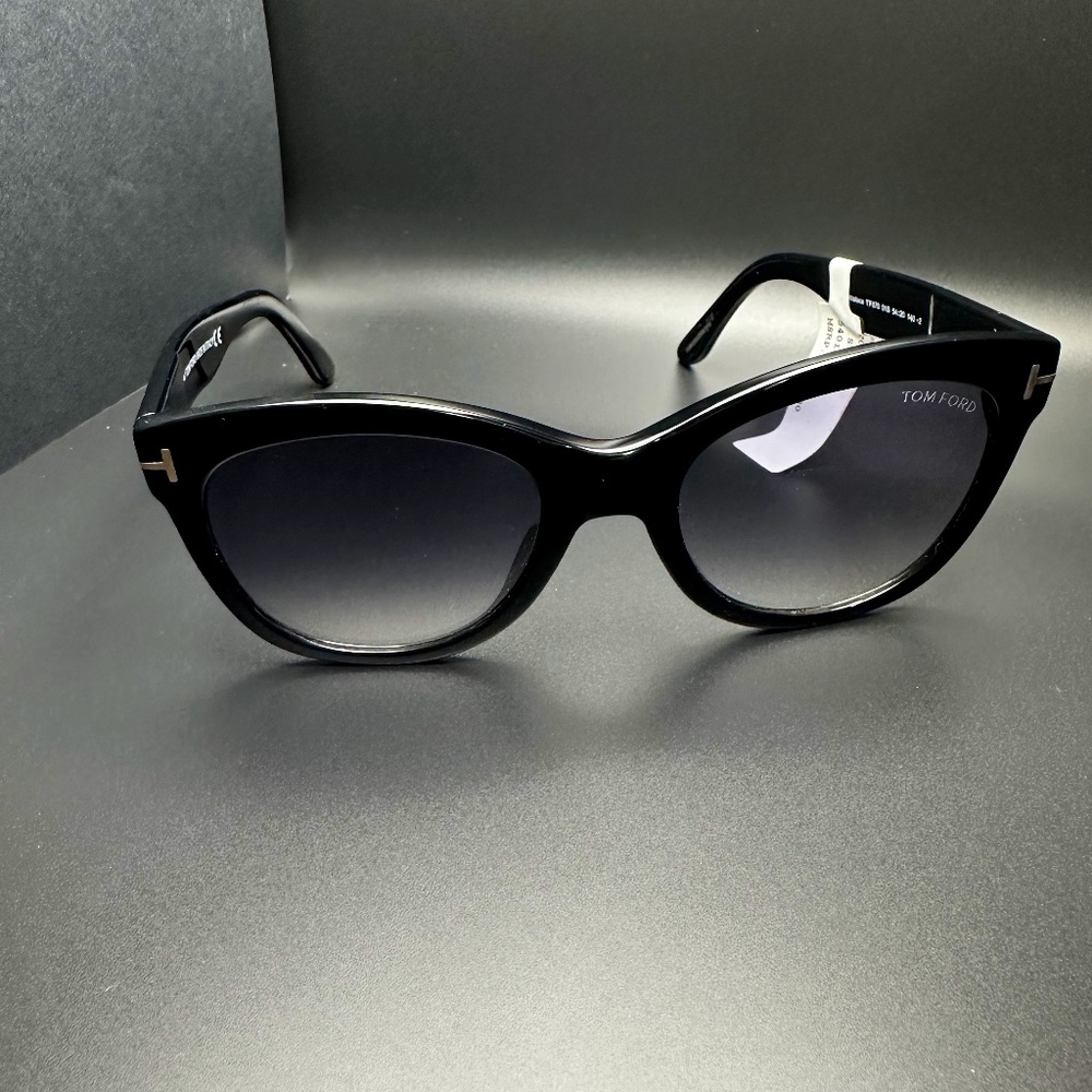 Brand New Tom Ford - Wallace Sunglases - FT0870